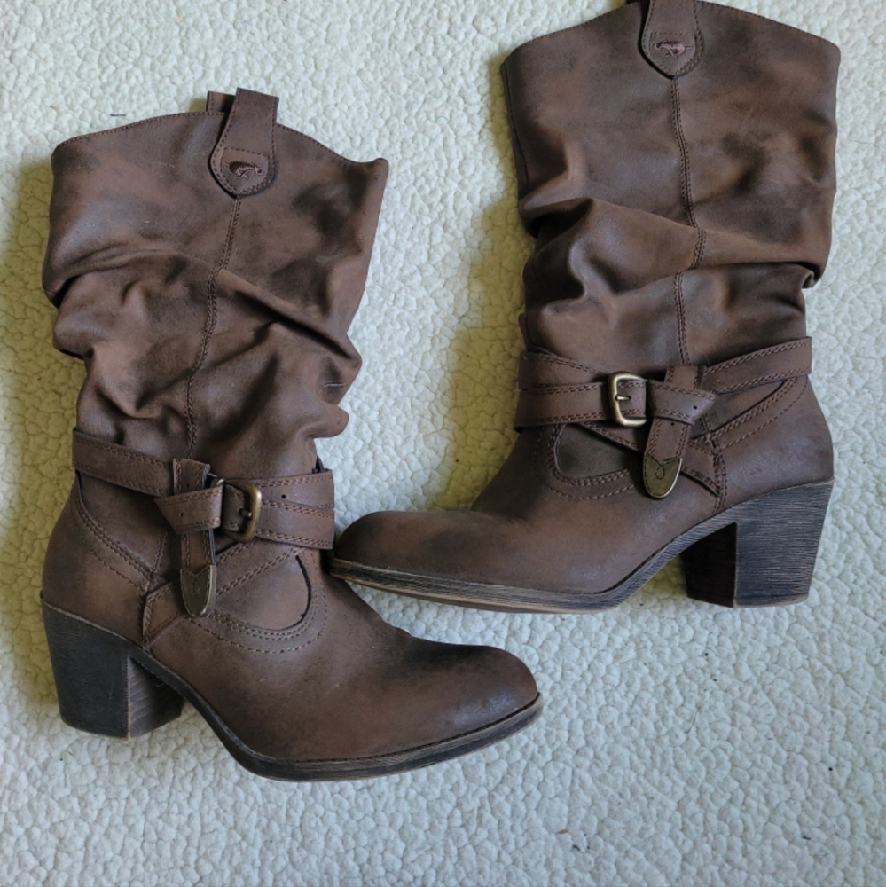 Rocket dog high heeled boots size 9.5